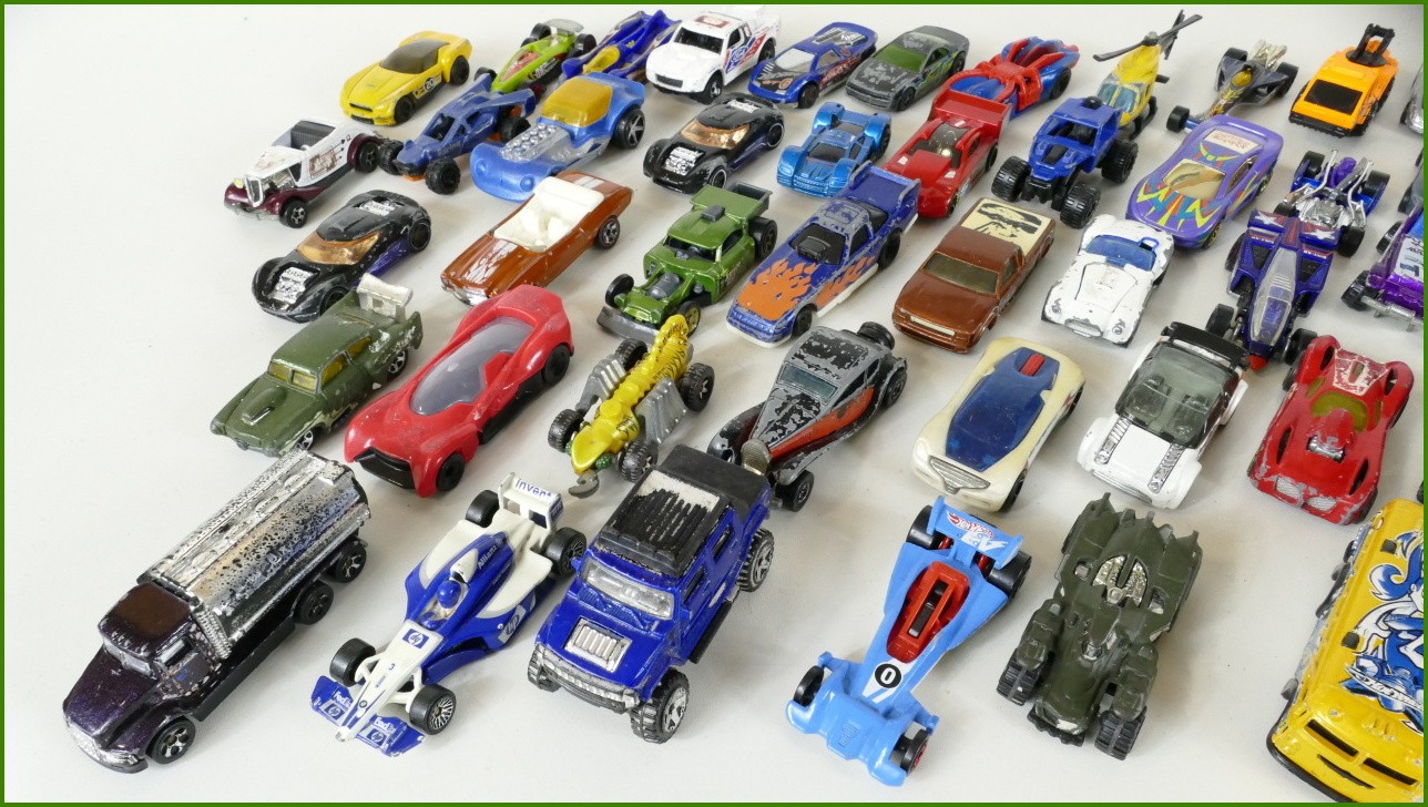 Sestava Autíček Hot Wheels - Horší Stav