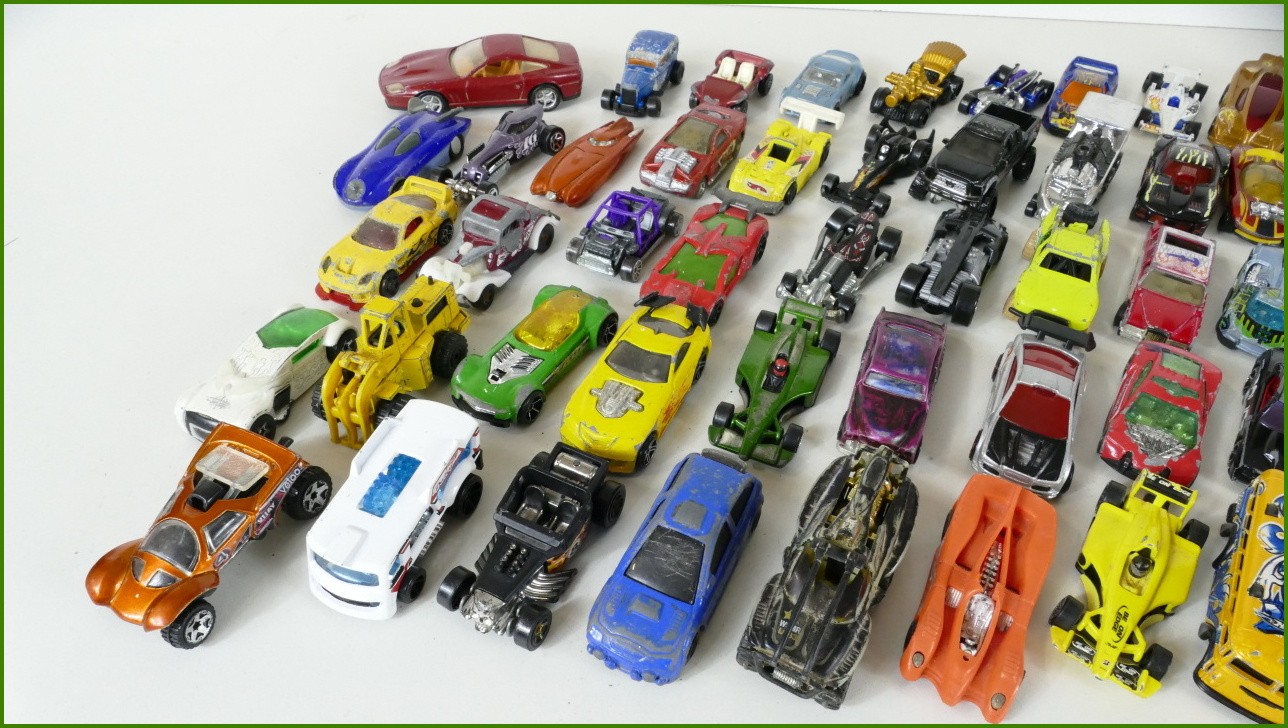 Sestava Autíček Hot Wheels - Horší Stav