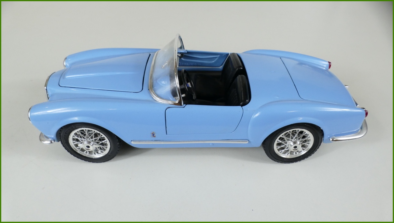 Kovový Model Bburago 1:18 - Lancia Aurelia B24 Spider (1955)