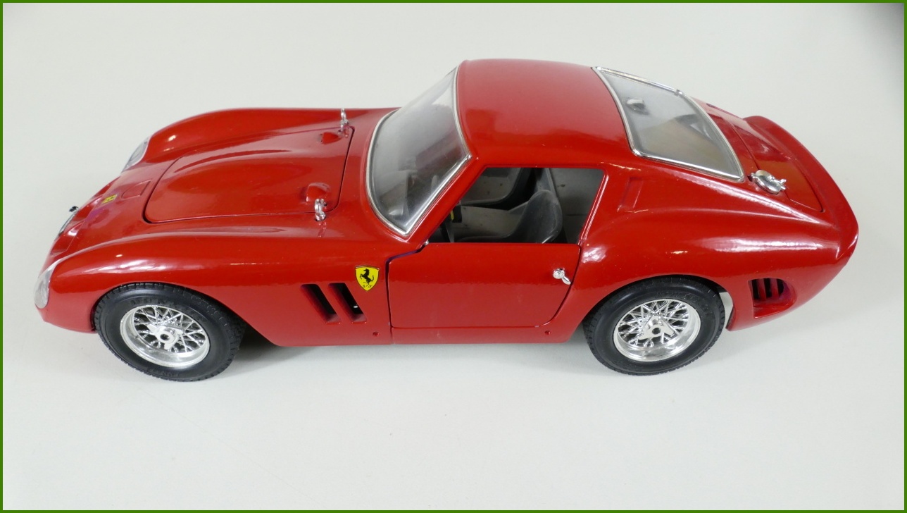 Kovový Model Bburago 1:18 - Ferrari GTO (1962) - Viz Popis