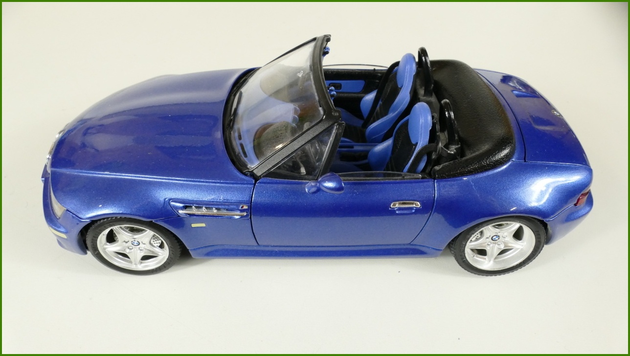 Kovový Model Bburago 1:18 - BMW M Roadster (1996)