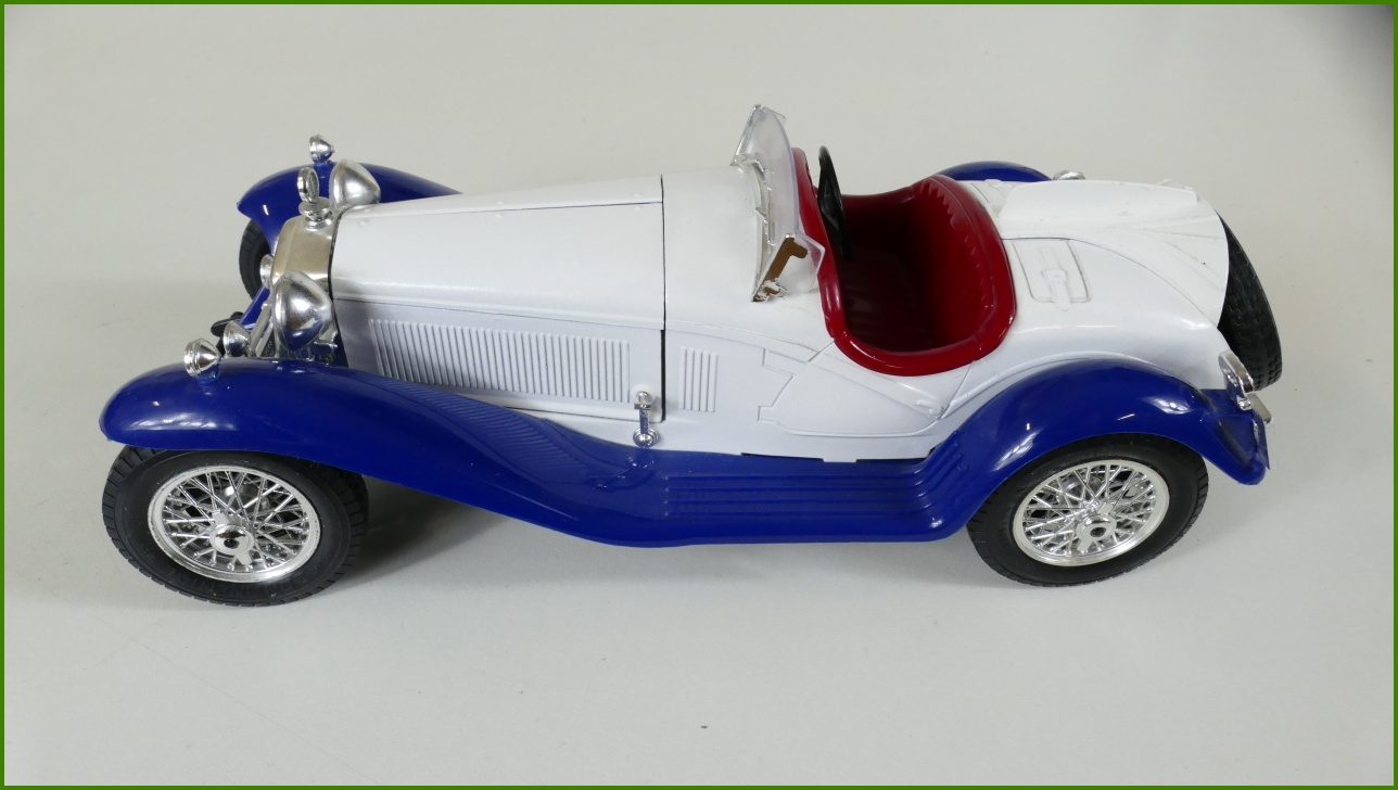 Kovový Model Bburago 1:18 - Alfa Romeo 2300 Spider (1932)