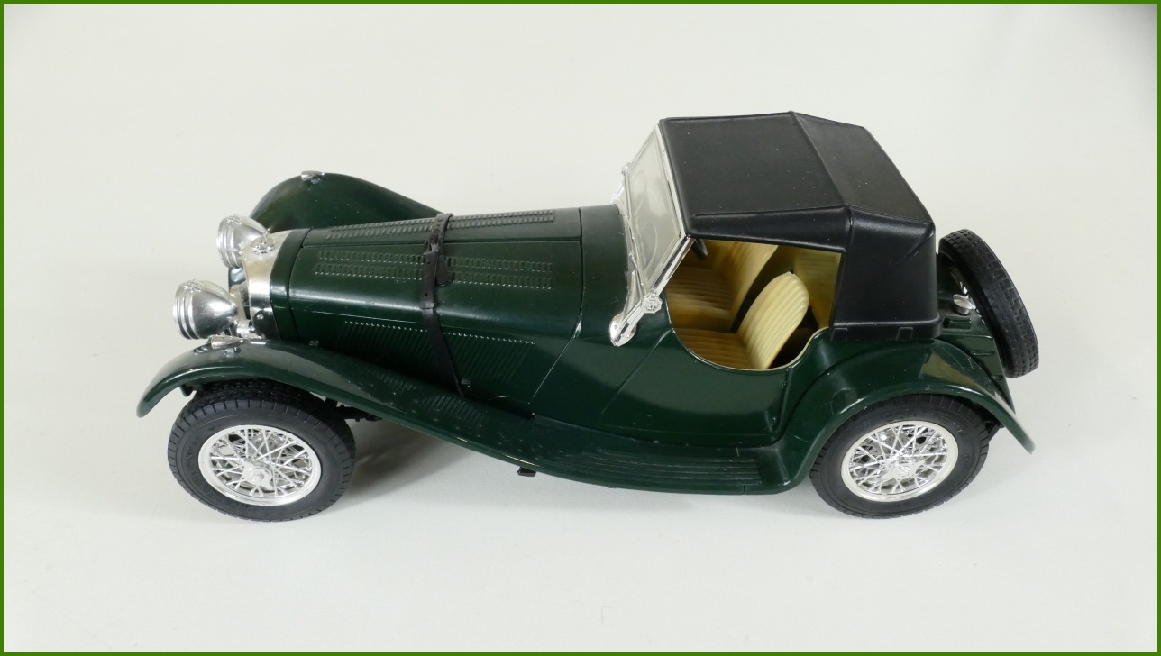 Kovový Model Bburago 1:18 - Jaguar SS 100 (1937)