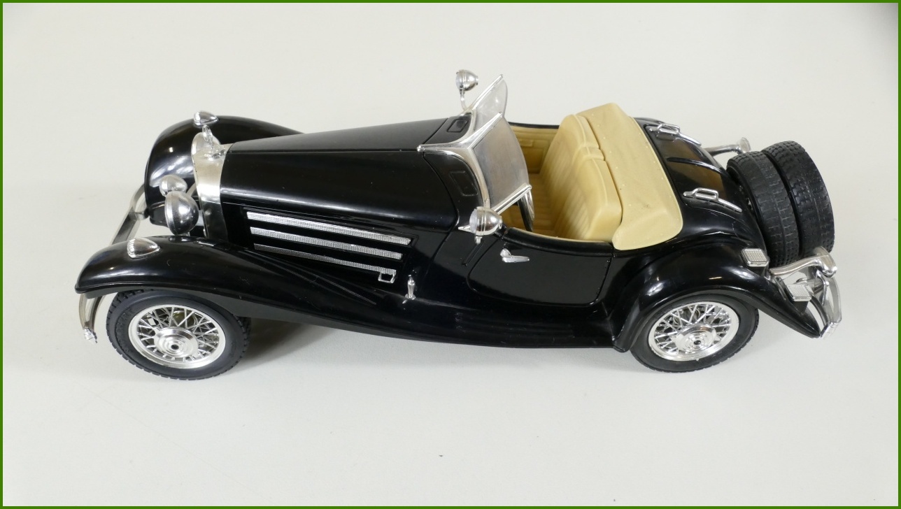 Kovový Model Bburago 1:20 - Mercedes Benz 500K Roadster (1936)