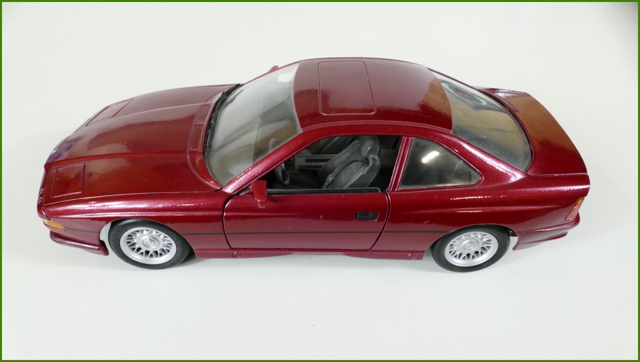 Model Auta Maisto 1:18 - BMW 850i