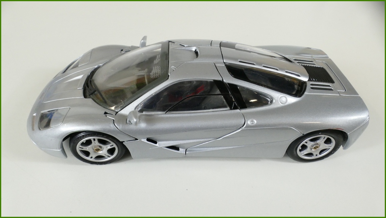 Model Auta Maisto 1:18 - McLaren F1 (1993) - Viz Popis