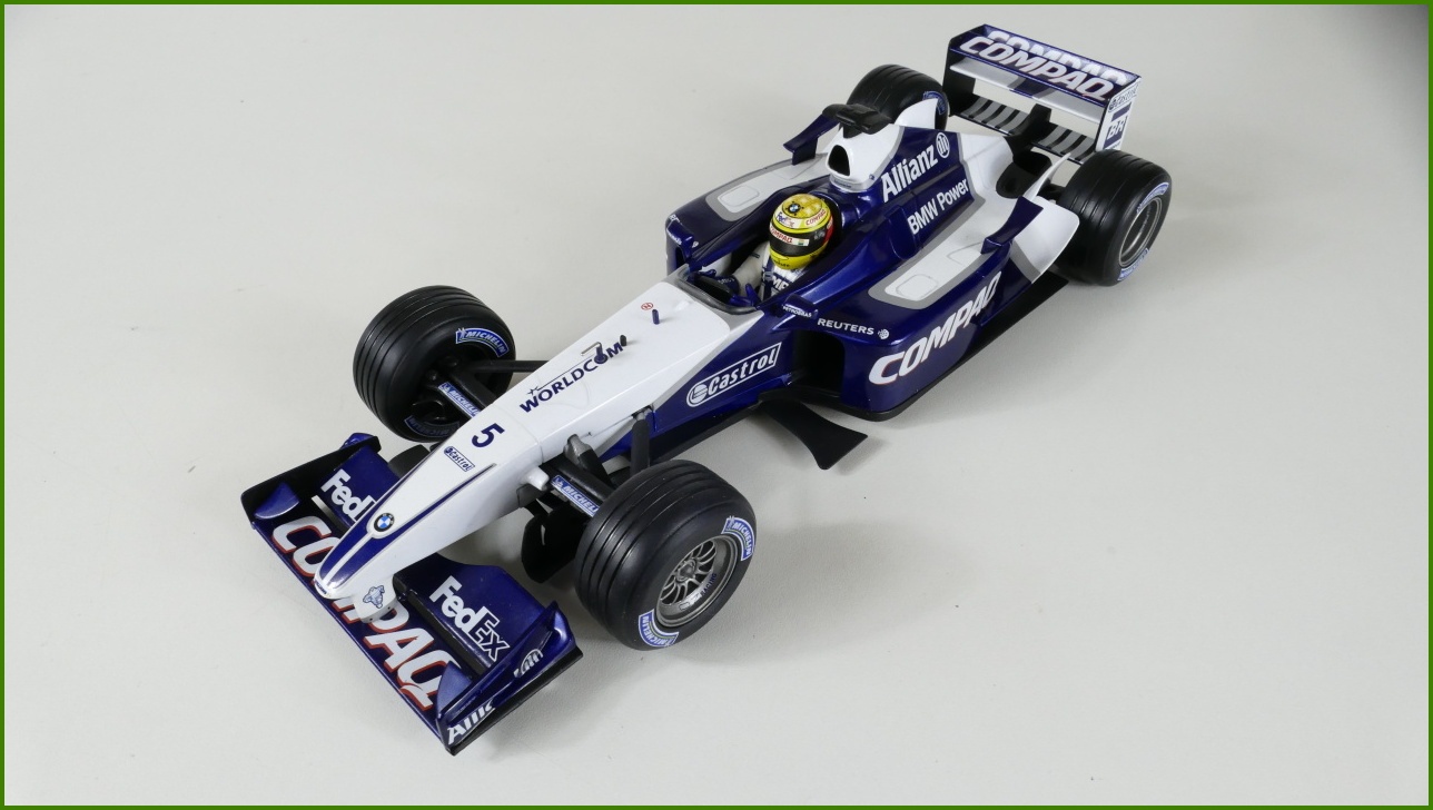 Model Formule Hot Wheels 1:18 - Williams F1 FW24 - Ralf Schumacher s Krabicí