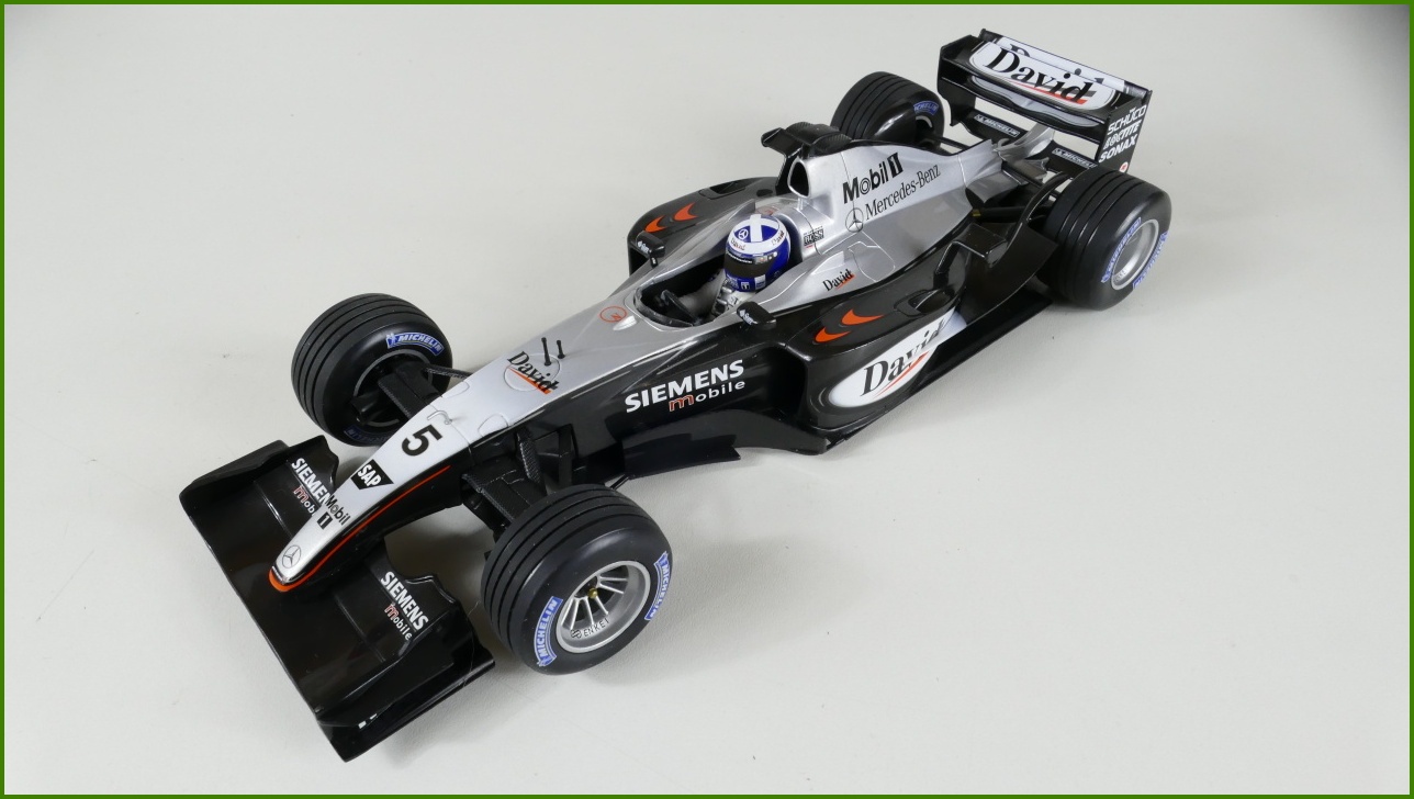Model Formule Minichamps 1:18 - McLaren Mercedes MP4-18 Testcar 2003 - David Coulthard s Krabicí
