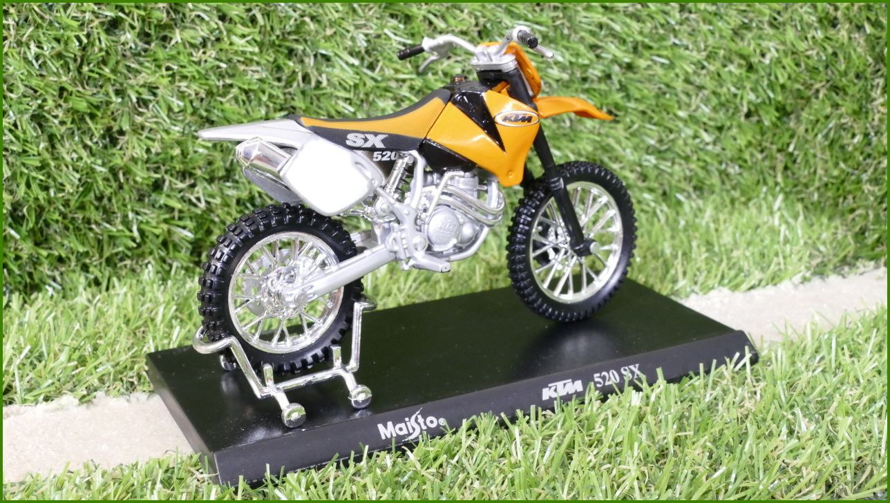 Model Replika Maisto Motorka 1:18 - KTM 520 SX