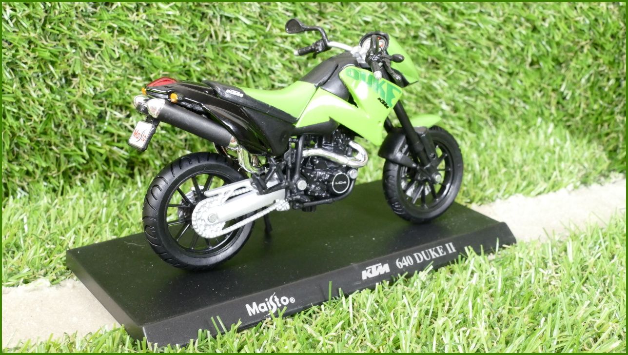 Model Replika Maisto Motorka 1:18 - KTM 640 Duke II