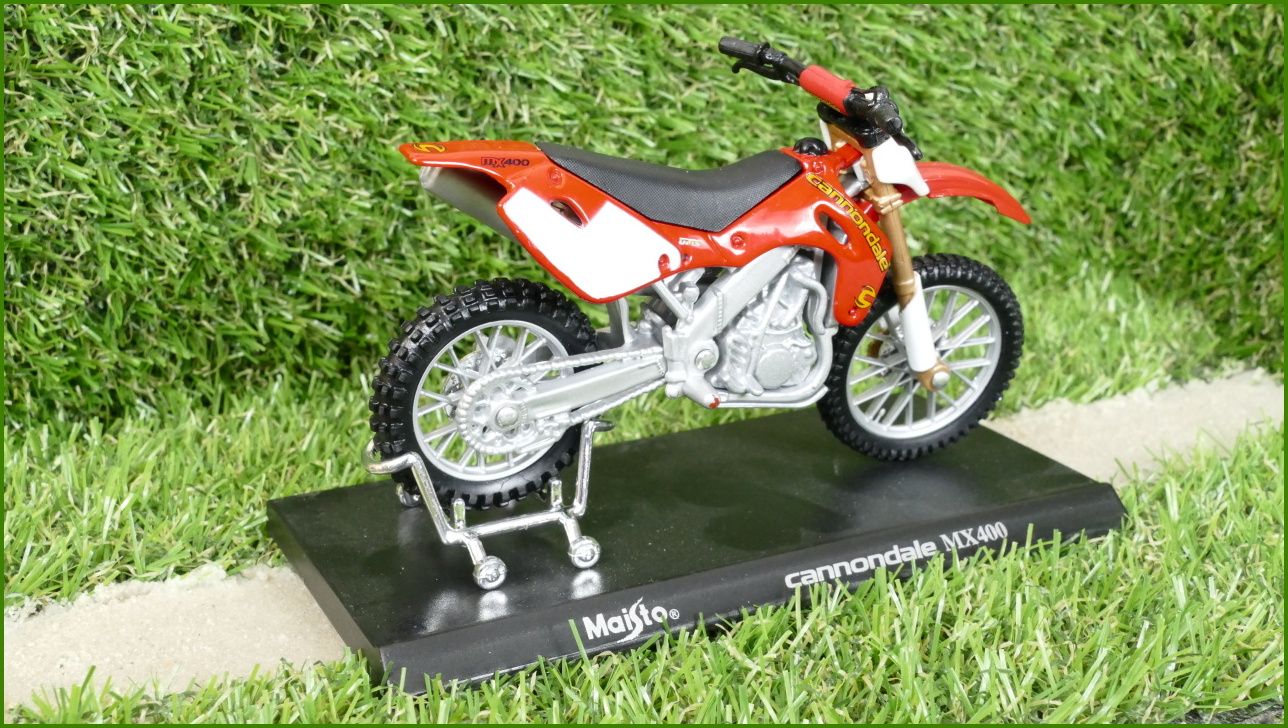 Model Replika Maisto Motorka 1:18 - Cannondale MX400