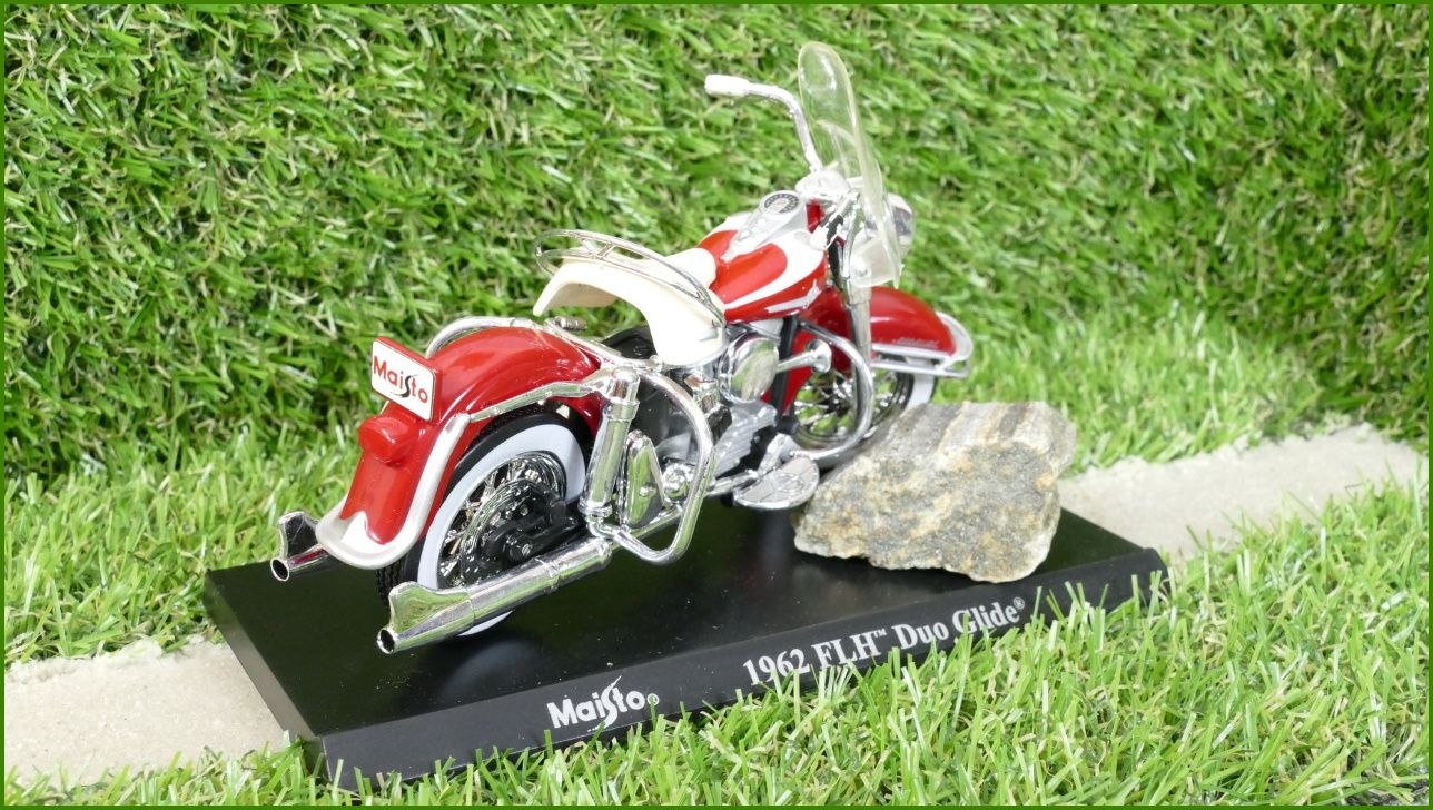 Model Replika Maisto Motorka 1:18 - Harley Davidson 1962 FLH Duo Glide - Viz Popis