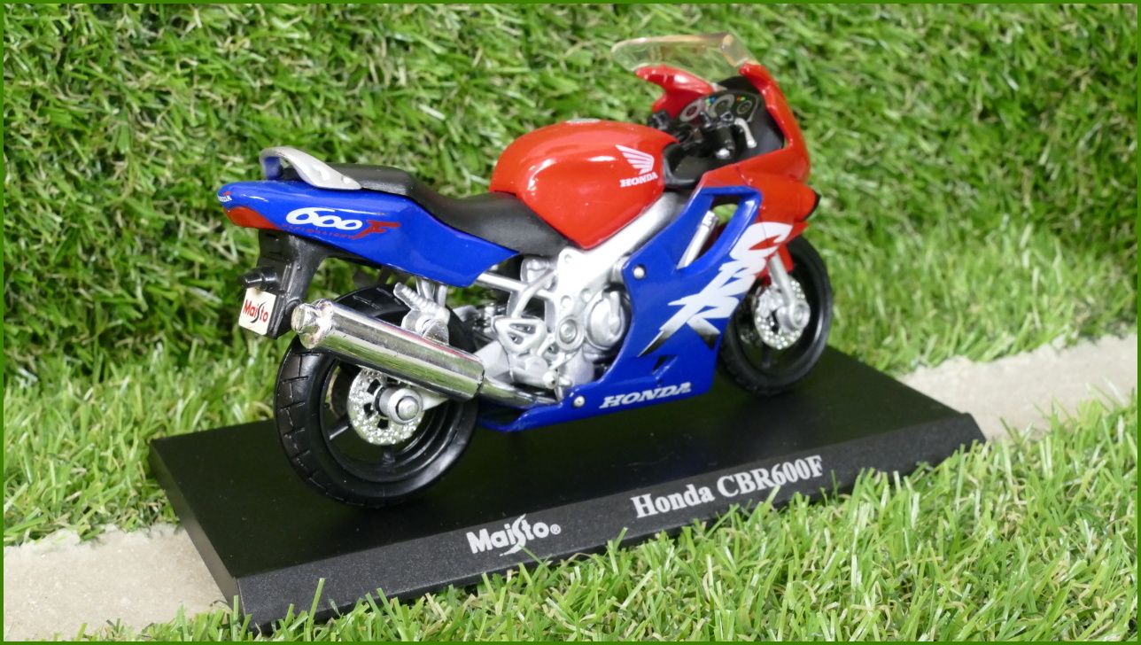 Model Replika Maisto Motorka 1:18 - Honda CBR600F