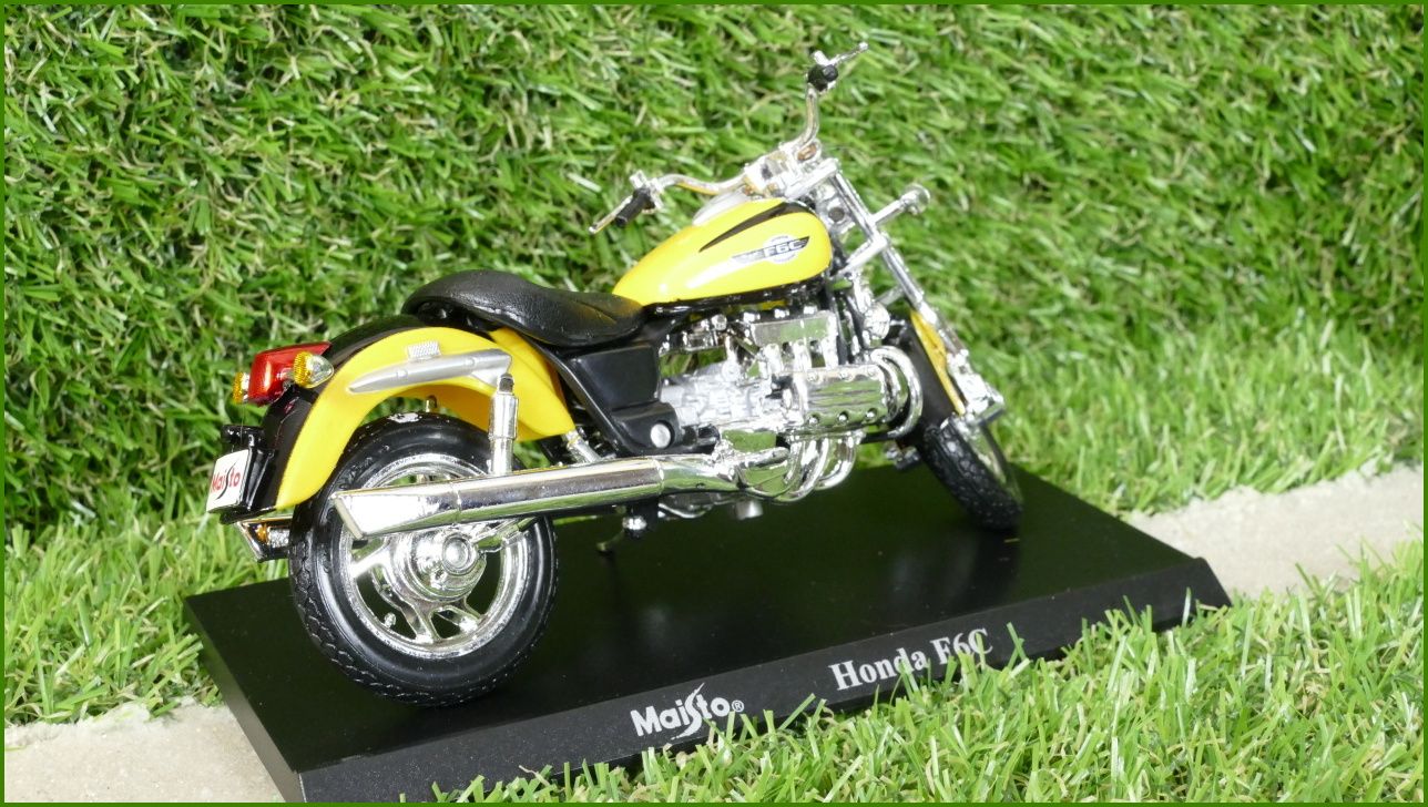 Model Replika Maisto Motorka 1:18 - Honda F6C