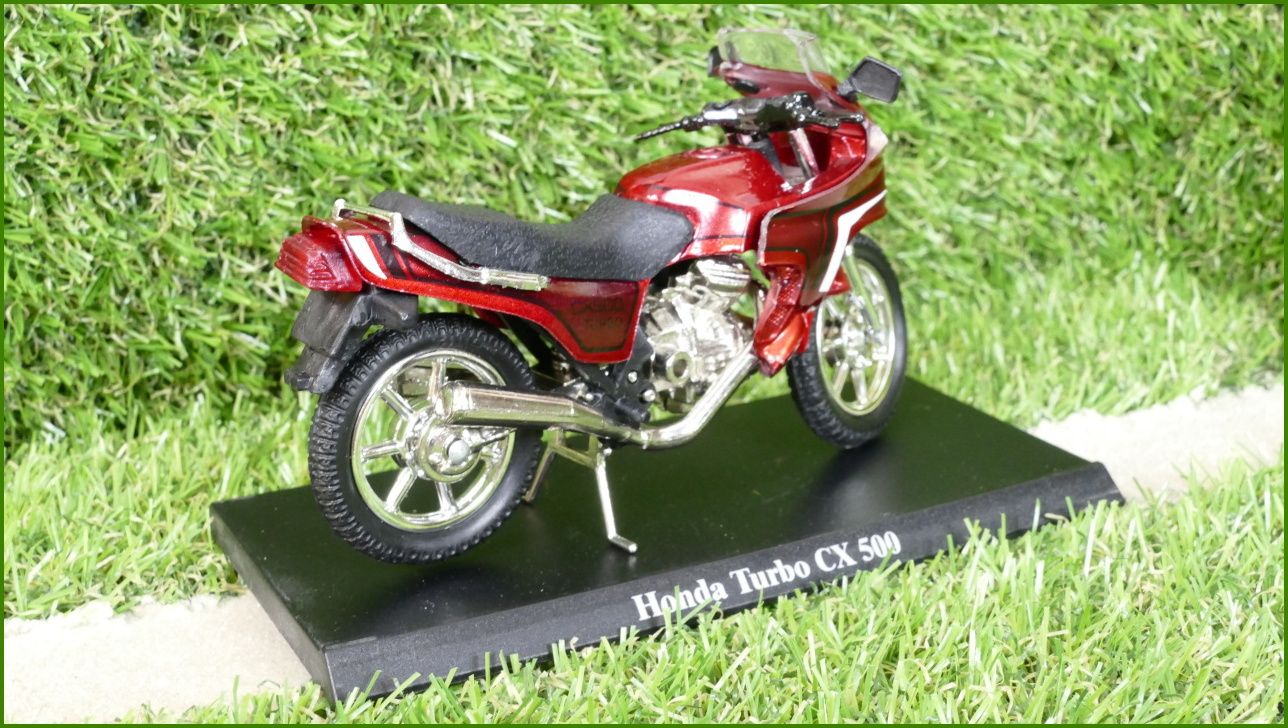 Model Replika Motorka 1:18 - Honda Turbo CX 500 - Viz Popis