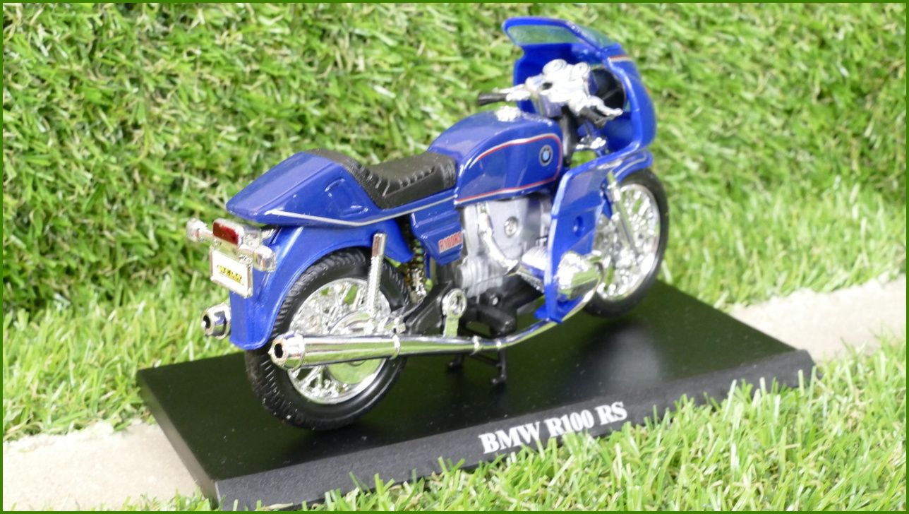 Model Replika Welly Motorka 1:18 - BMW R100 RS