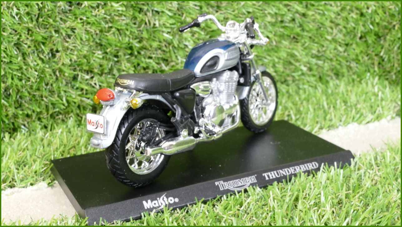 Model Replika Maisto Motorka 1:18 - Triumph Thunderbird