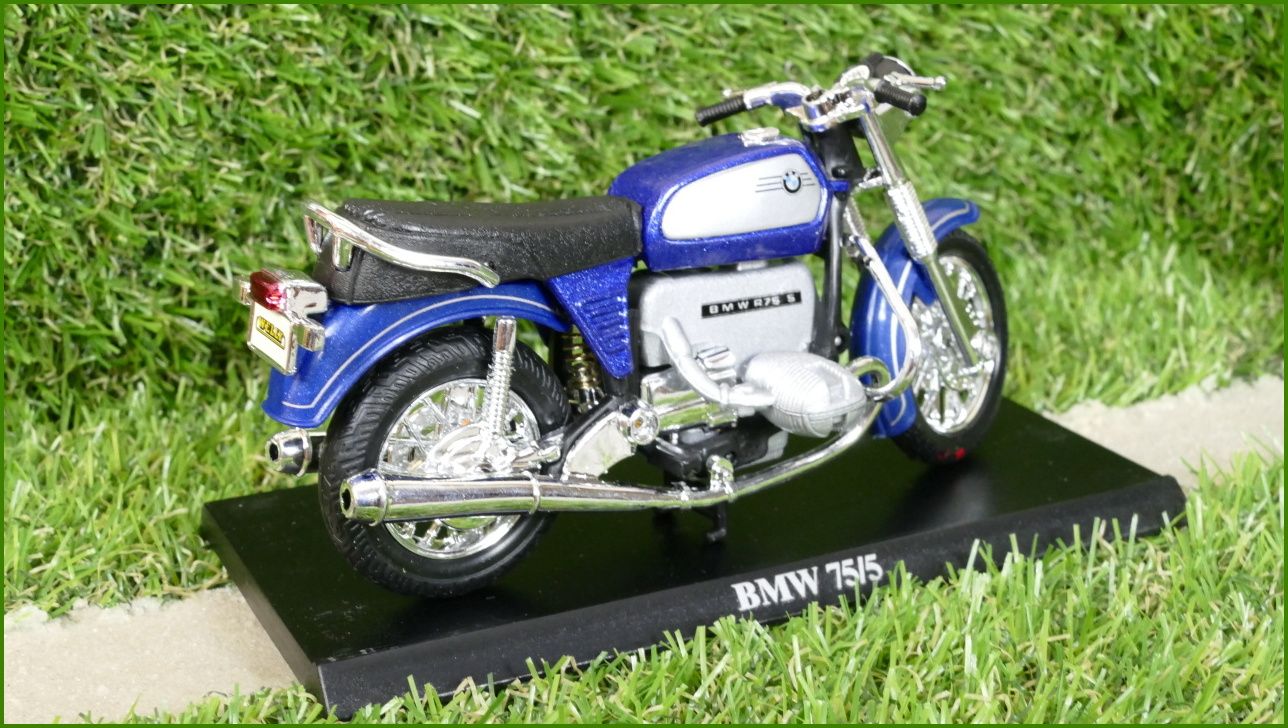 Model Replika Welly Motorka 1:18 - BMW 75/5