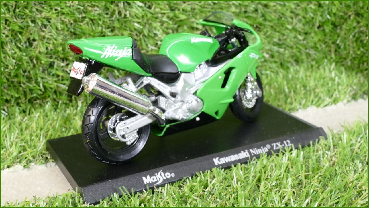 Model Replika Maisto Motorka 1:18 - Kawasaki Ninja ZX-12