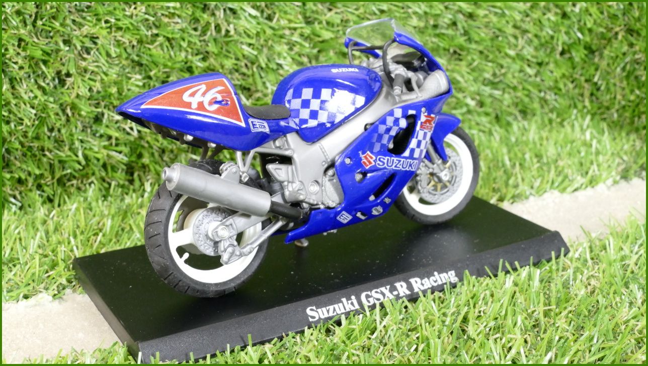 Model Replika Majorette Motorka 1:18 - Suzuki GSX-R Racing