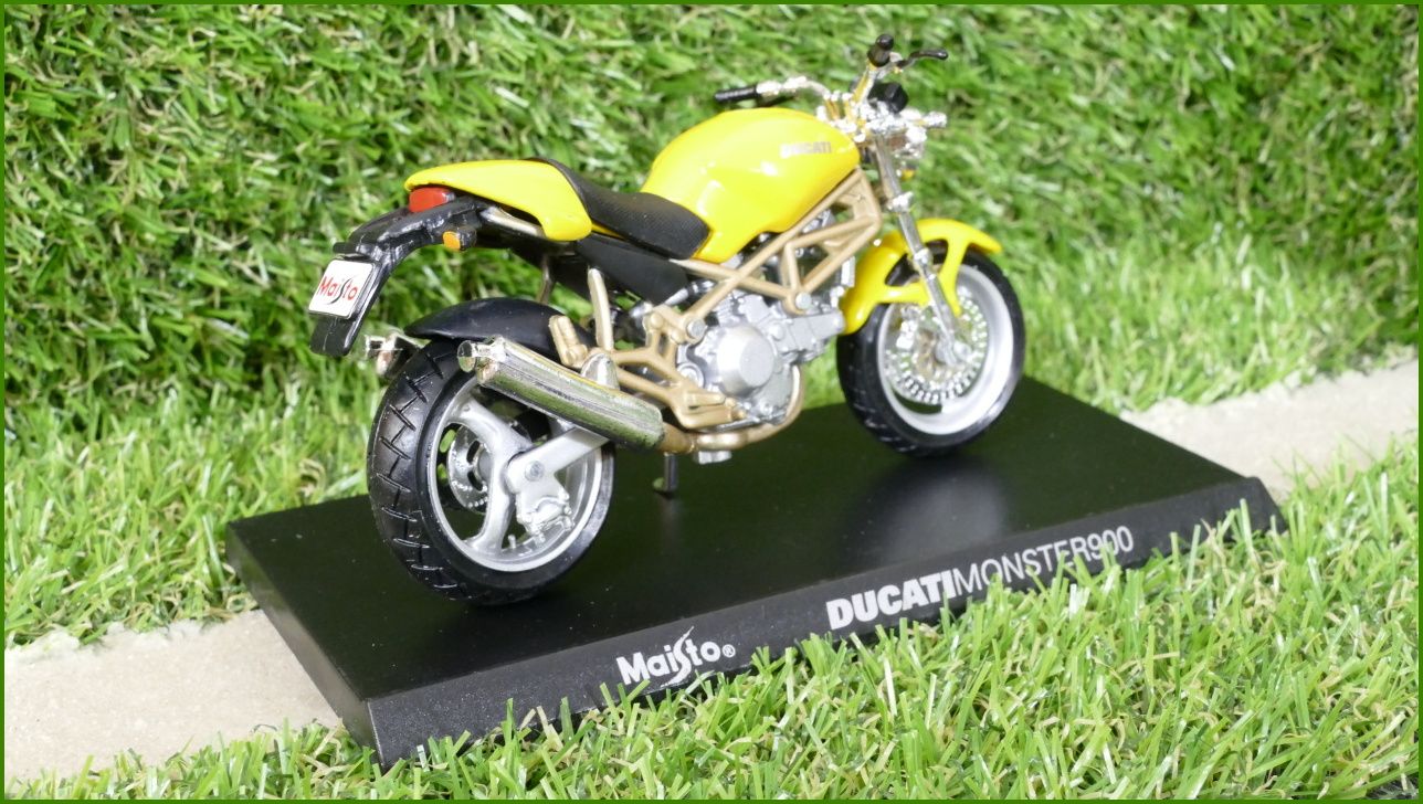 Model Replika Maisto Motorka 1:18 - Ducati Monster 900