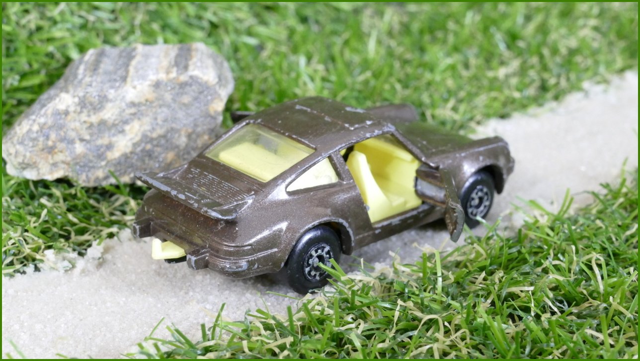 Autíčko Matchbox Superfast No.3 Porsche Turbo (Lesney)
