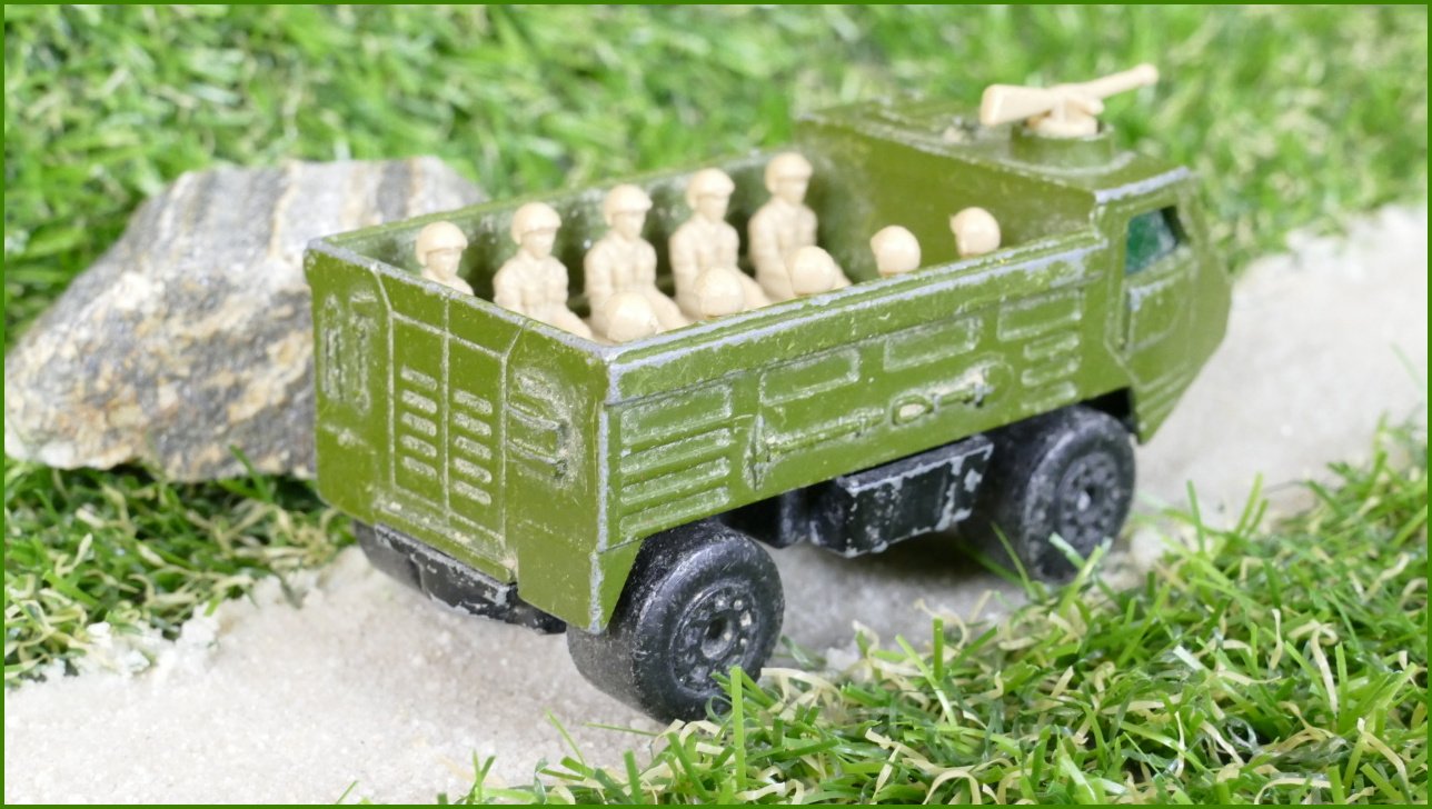 Autíčko Matchbox Superfast No.54 Personnel Carrier (Lesney)