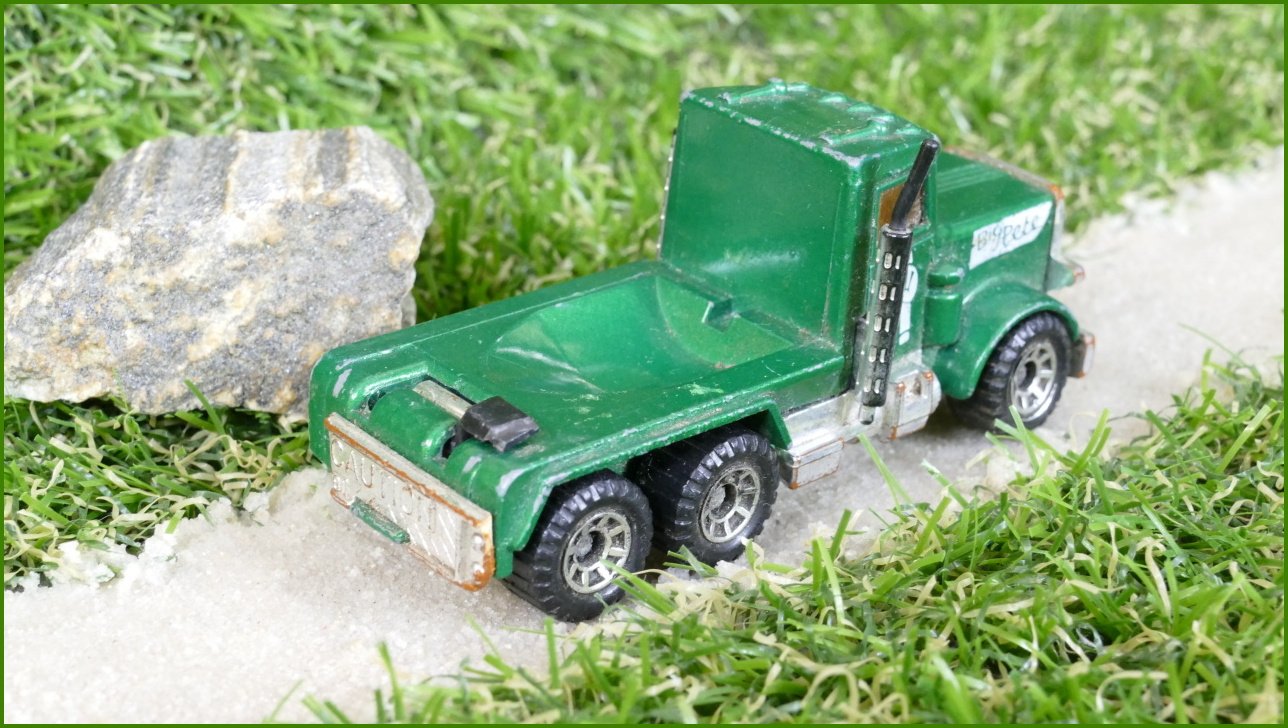 Autíčko Matchbox Peterbilt (Lesney) - horší stav