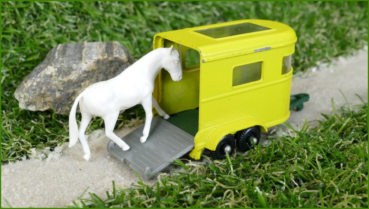 Model Autíčka Matchbox No.43 - Pony Trailer (Lesney)