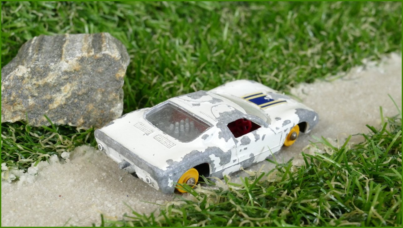 Model Autíčka Matchbox No.41 - Ford GT (Lesney) - má pouze jednu pneu