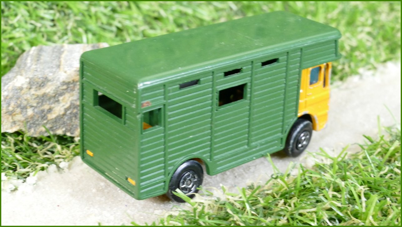 Model Autíčka Matchbox No.17 - Horse Box (Lesney)