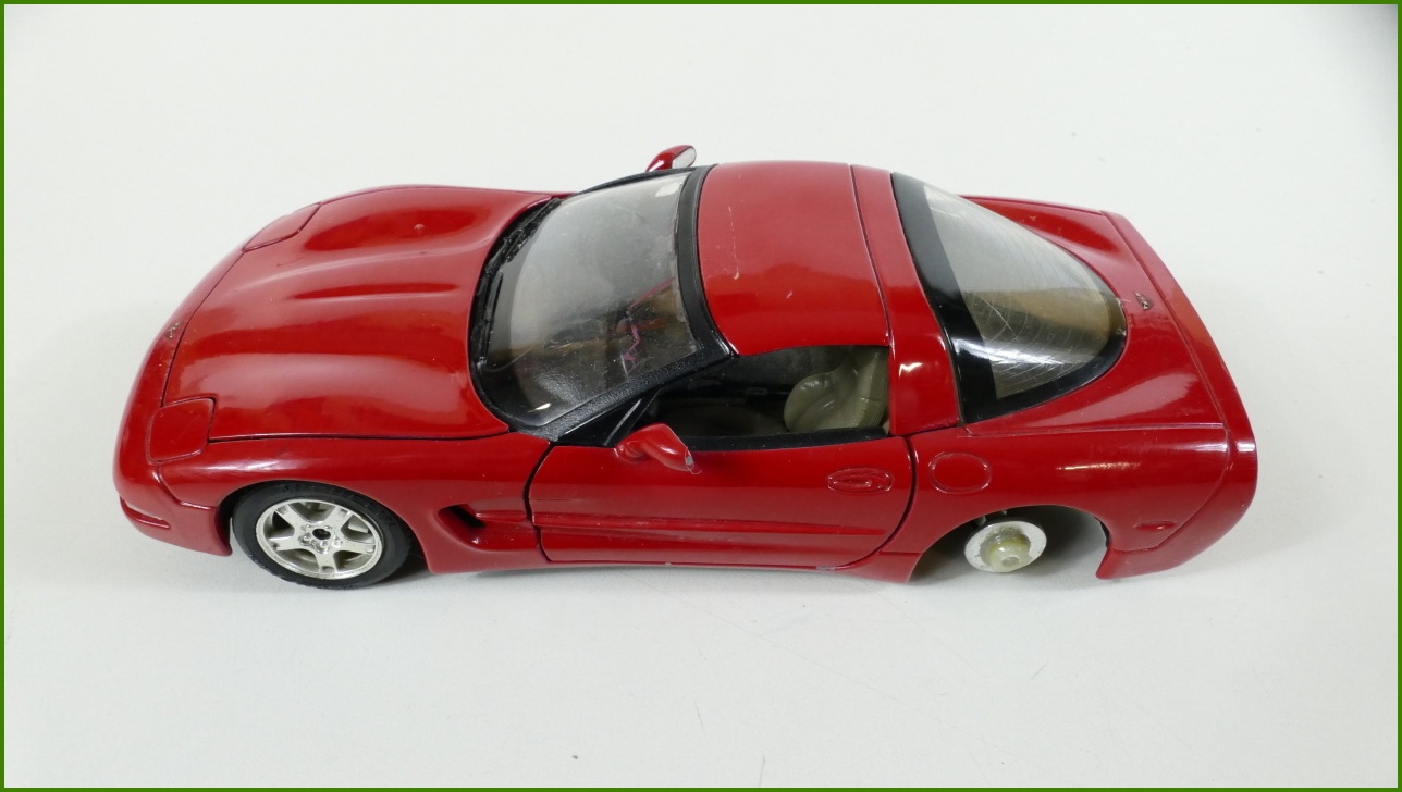Model Auta Bburago 1:24 - Chevrolet Corvette (1997) - Viz Popis