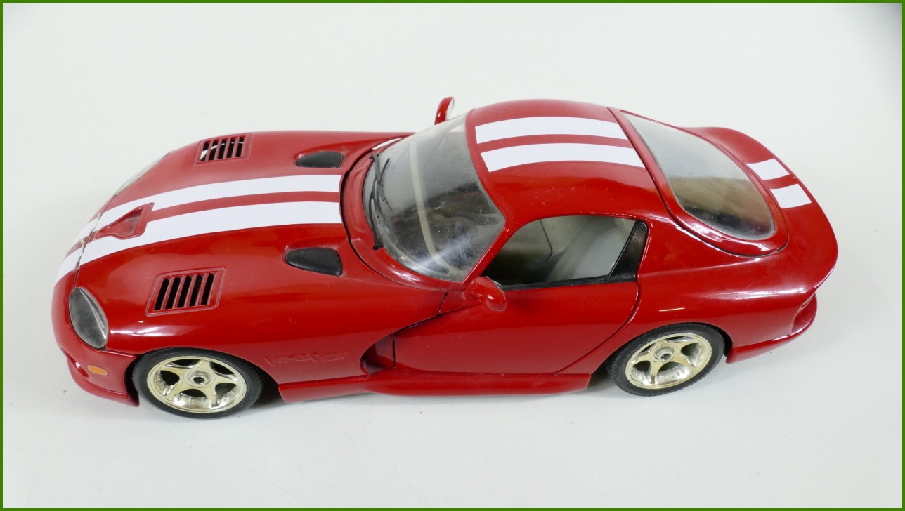 Kovový Model Bburago 1:18 - Dodge Viper GTS Coupe - Viz Popis