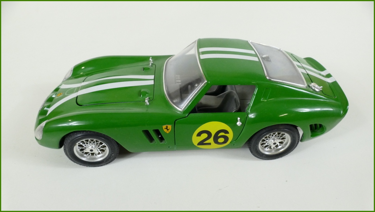 Kovový Model Bburago 1:18 - Ferrari GTO (1962)