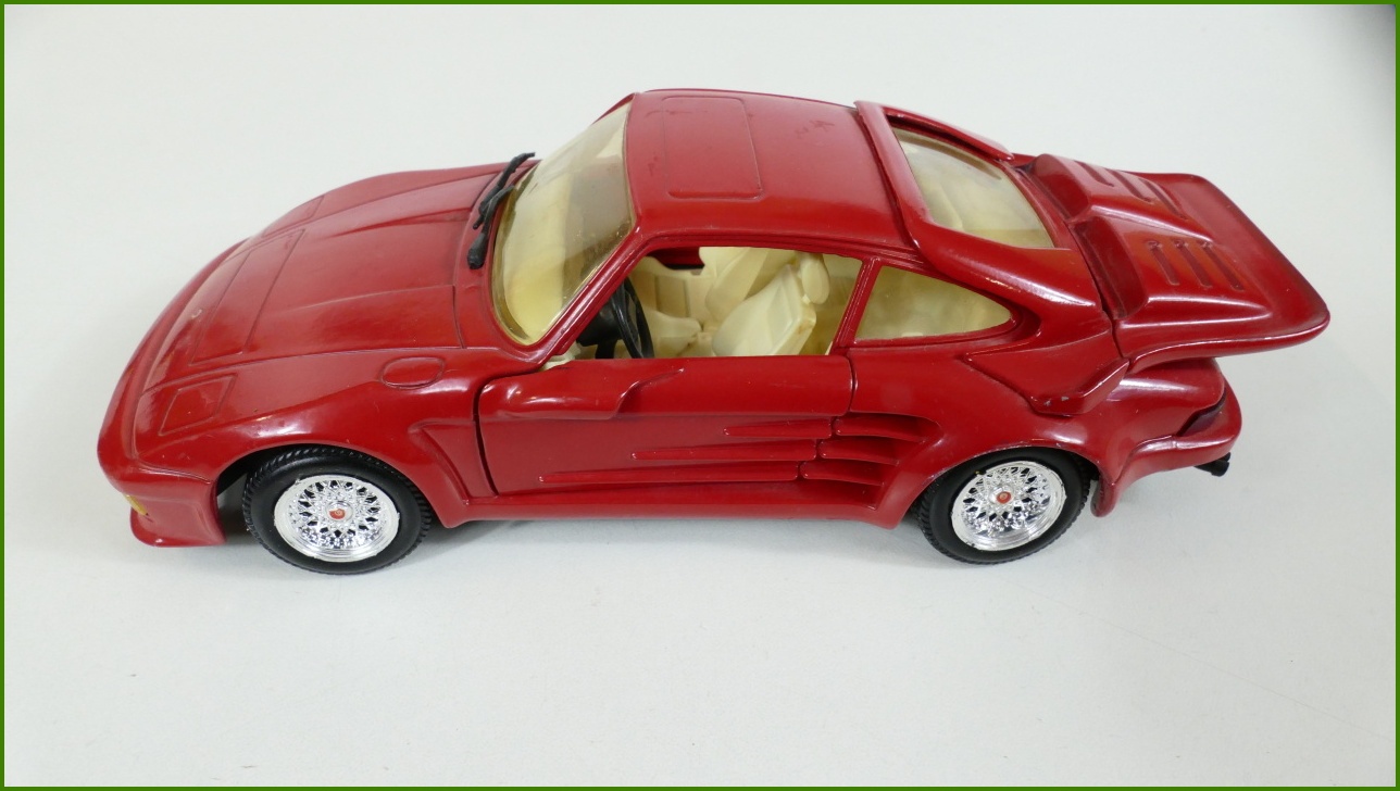 Model Auta Revell 1:24 - Gemballa Avalanche / Cyrrus