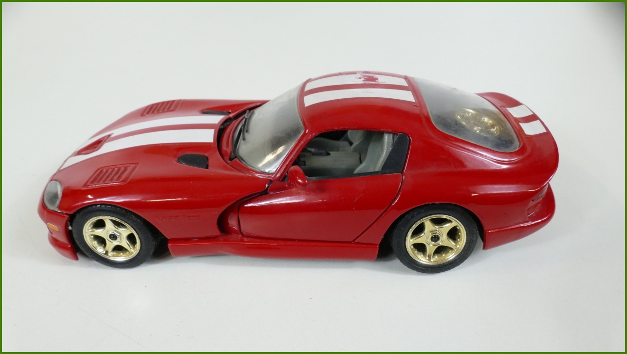 Model Auta Bburago 1:24 - Dodge Viper GTS Coupe - Viz Popis