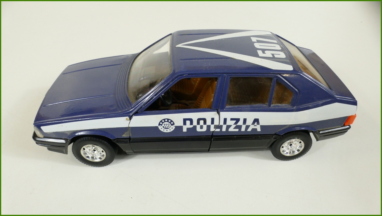 Model Auta Bburago 1:24 - Alfa Romeo 33