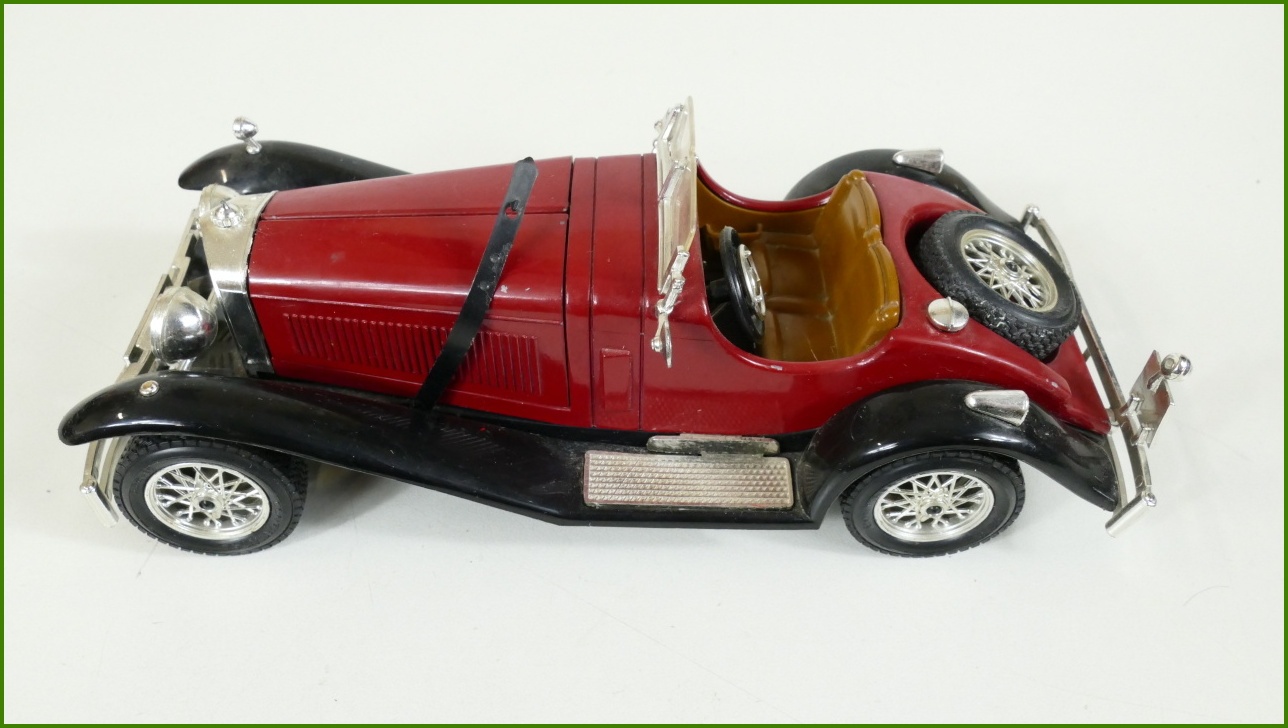 Model Auta Bburago 1:24 - Mercedes SSK - Viz Popis