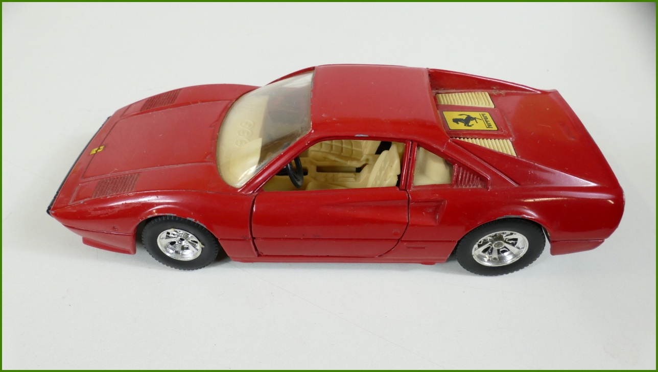Model Auta Bburago 1:24 - Ferrari 308 GTB