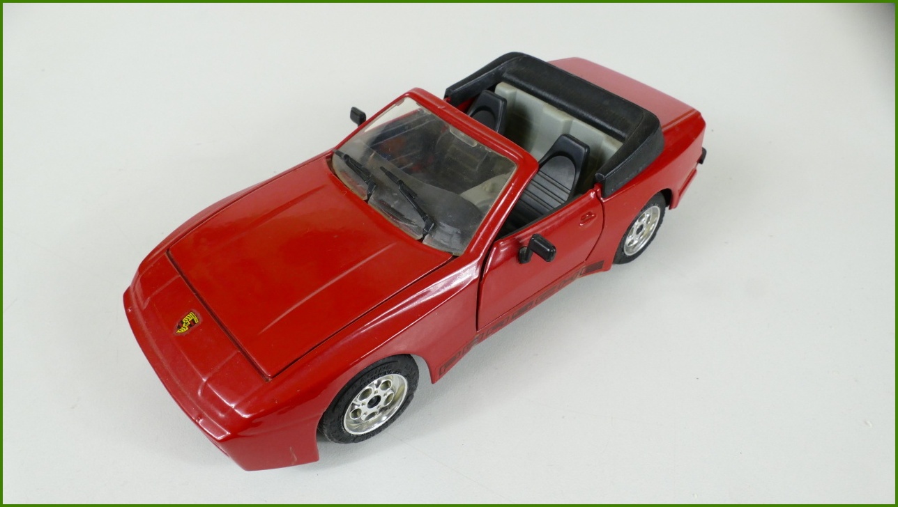 Model Auta Majorette 1:24 - Porsche 944 Turbo