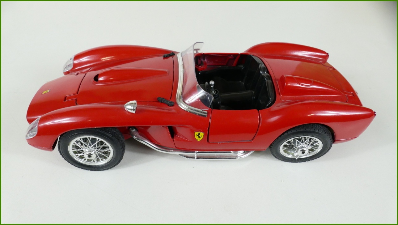 Kovový Model Bburago 1:18 - Ferrari 250 Testa Rossa (1957) - Viz Popis