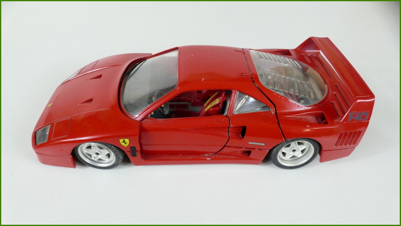 Kovový Model Bburago 1:18 - Ferrari F40 (1987) - Viz Popis