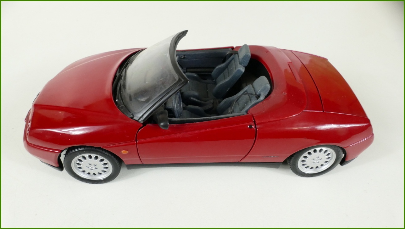 Model Auta Maisto 1:18 - Alfa Romeo Spider