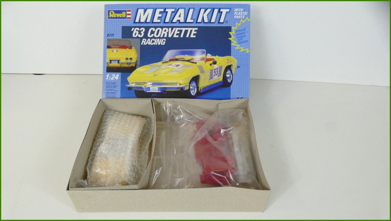 Model Auta Revell Metal Kit Stavebnice 1:24 - ´63 Corvette Racing