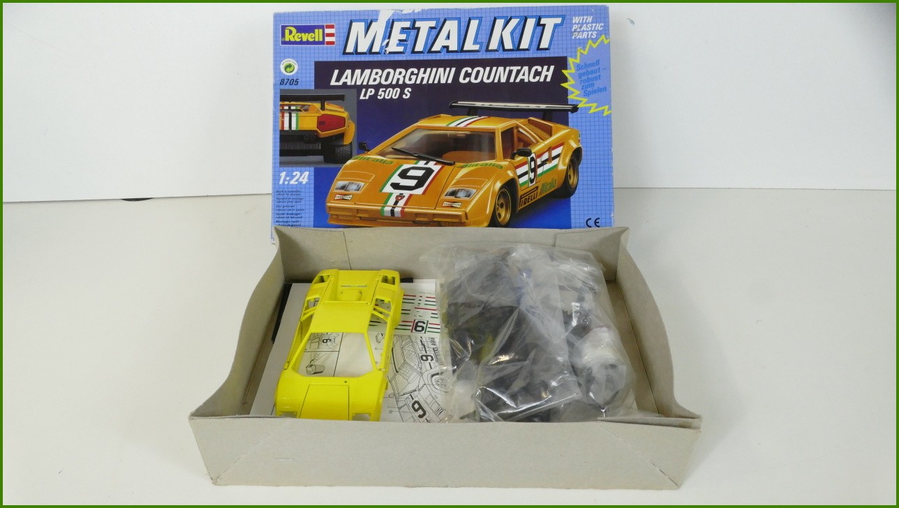 Model Auta Revell Metal Kit Stavebnice 1:24 - Lamborghini Countach LP 500 S - Viz Popis