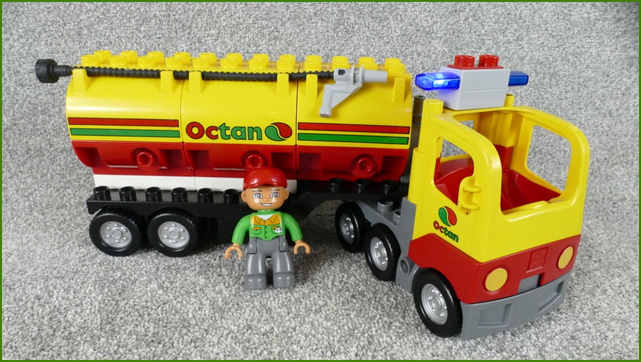 Lego® Duplo® Nákladní Auto - Cisterna Octan s Cisternami a Majáčkem / Černý Podvozek