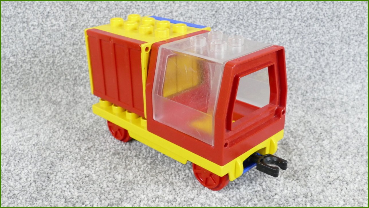 Lego® Duplo® Vagon Nákladní Prosklený Kontejner a Žlutý Kontejner - Žlutý Podvozek