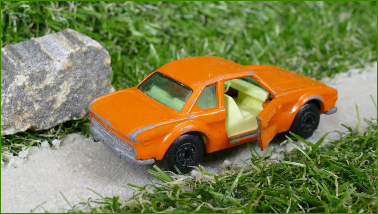 Model Autíčka Matchbox Lesney No.45 - BMW 3.0 CLS - prasklé přední sloupky