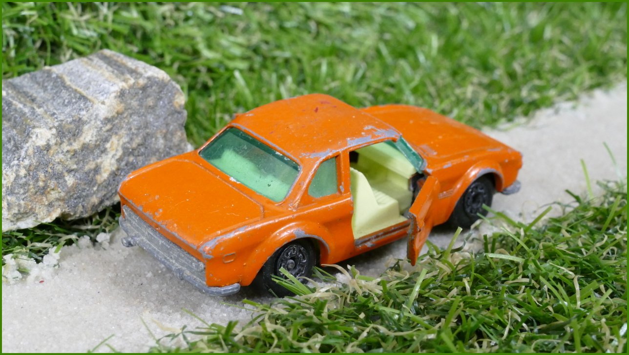 Model Autíčka Matchbox Lesney No.45 - BMW 3.0 CLS - prasklé přední sloupky