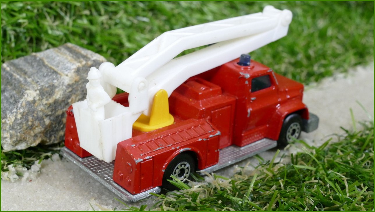 Model Autíčka Matchbox Lesney No.13 - Snorkel Fire Engine